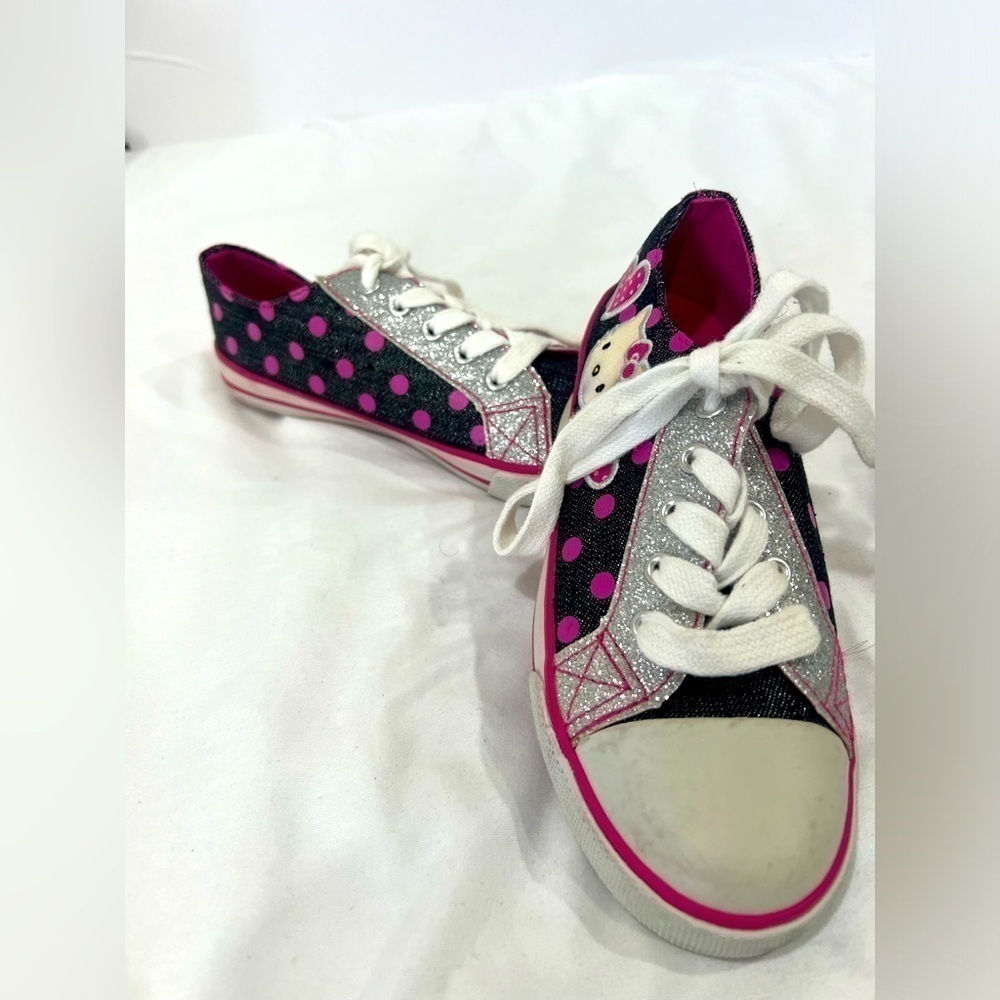 Hello Kitty Sanrio gray pink polka dots sneakers size 1 - Picture 10 of 11